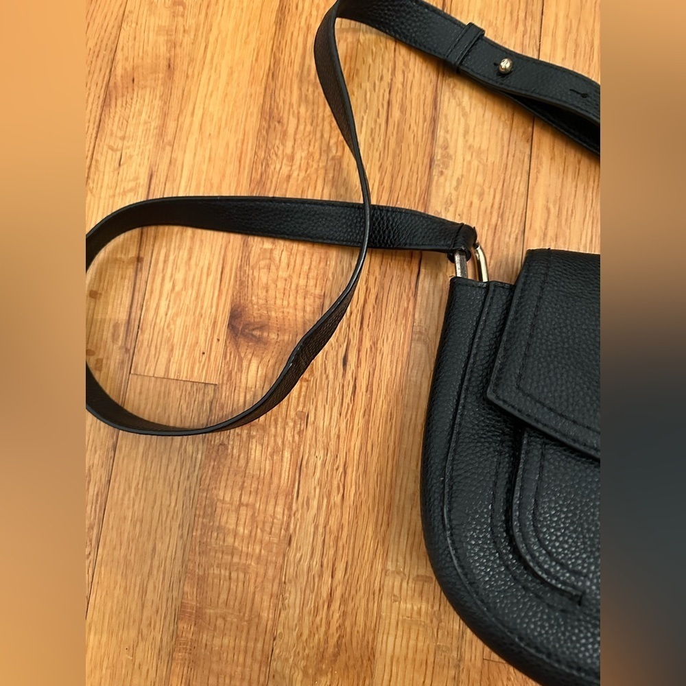 MARC JACOBS
Textured Leather Crossbody Saddle Bag - Picture 5 of 11